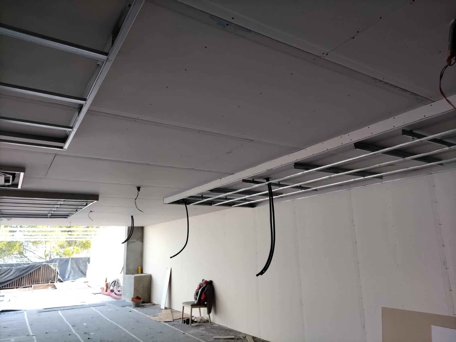 Furgonetas realizando Mudanzas Nacionales Low Cost